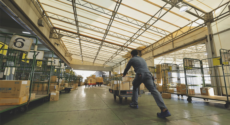 新木場配送センターでの1日